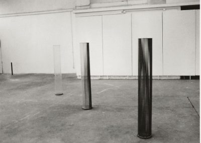 Dématérialisation-lumière 1990-48 fer à béton armé- 24 tiges béton armé -24 tubes de verre- 48 tubes de verre H150 L 280 a - Copie