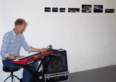 Photos-sculpture-installation-performance-musique-et-poésie--Sète