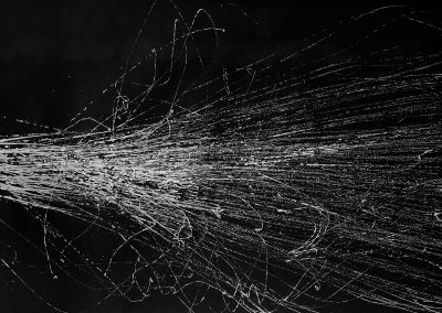 dessin acrylique sur papier noir 2018